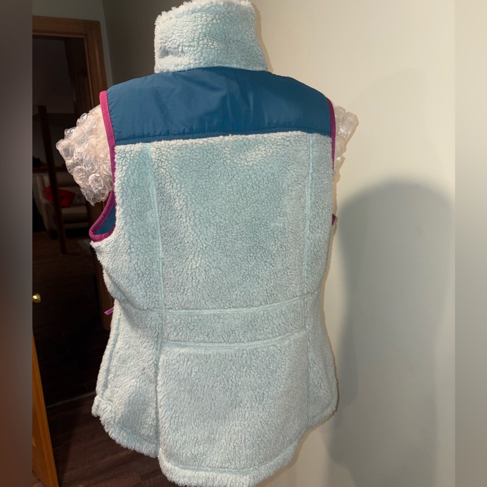 L.L. Bean Sherpa Fleece Vest - Picture 4 of 6